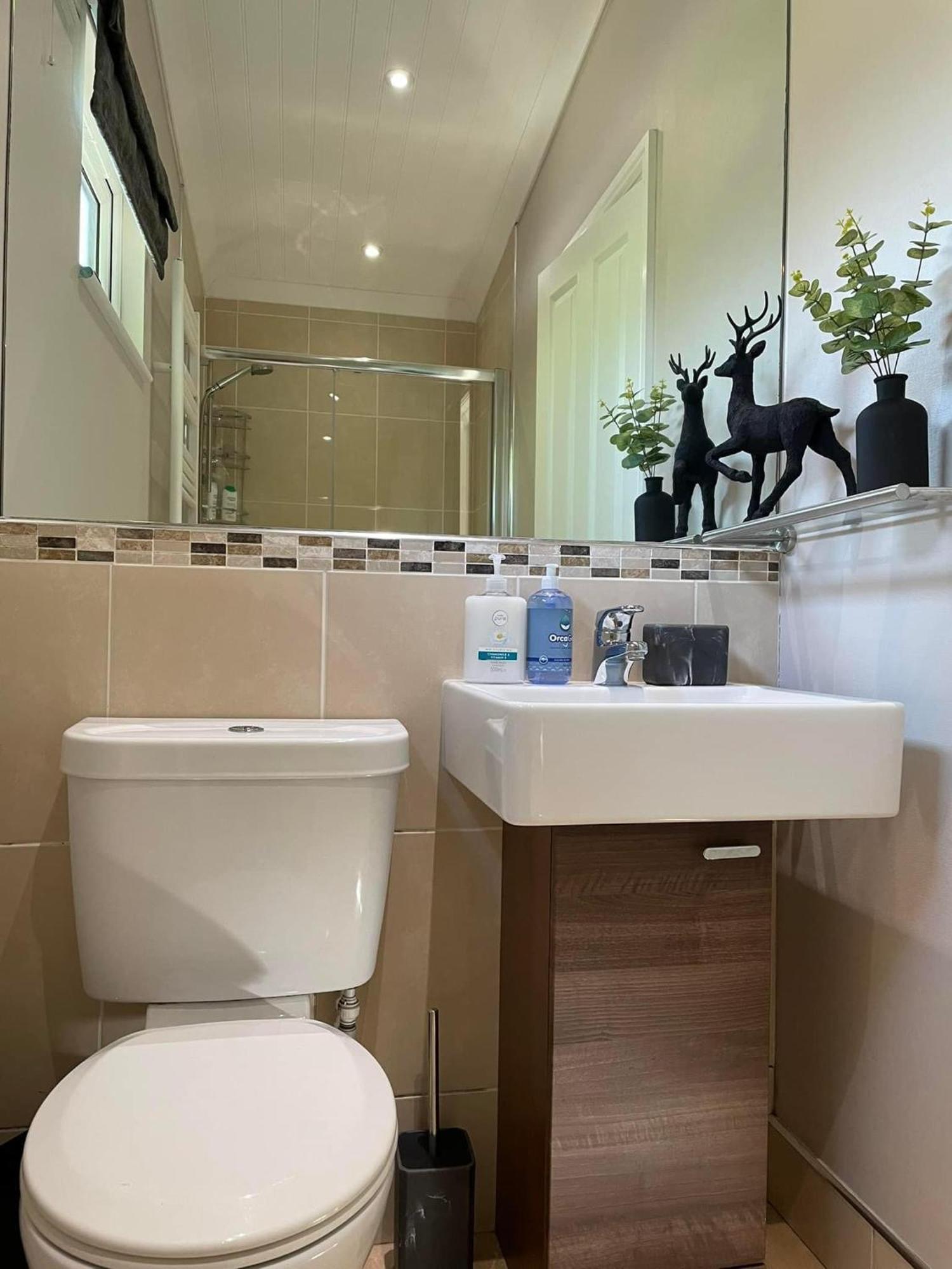 Riverbank Lodge Dollar Ngoại thất bức ảnh
